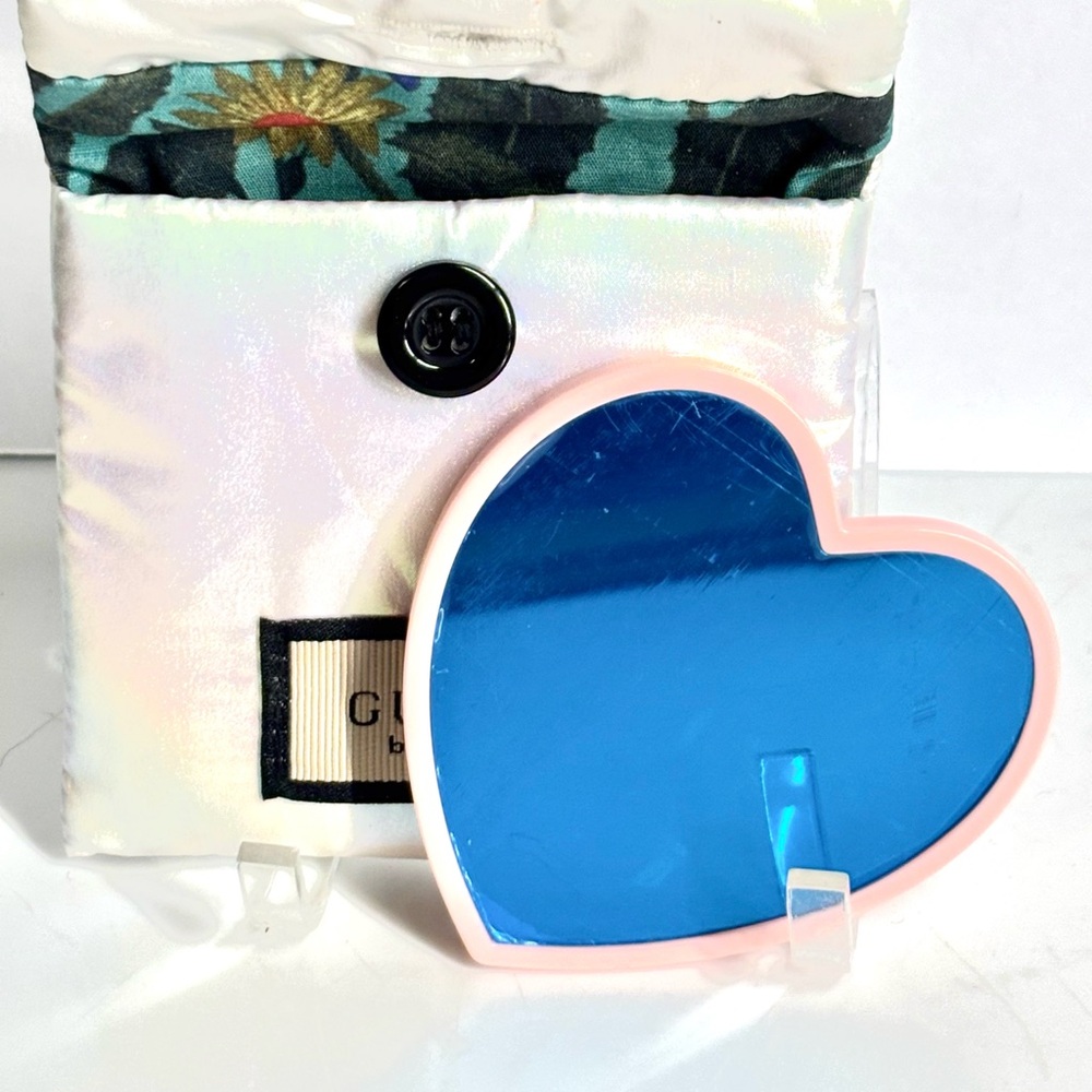 NWT Gucci Beauty Heart Mirror w/iridescent pouch - Picture 8 of 8